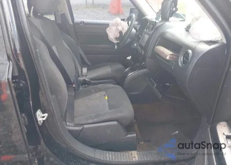 2017 Jeep Patriot Sport Fwd z USA, uszkodzony, nr VIN 1C4NJPBB6HD103535